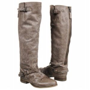 Steve Madden Rovee Grey Boots